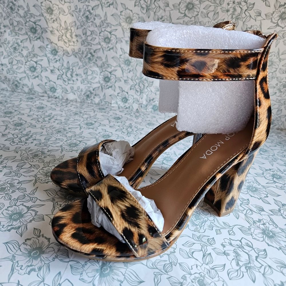 NIB Top Moda Claire Leopard Print Block Heel Sandal | 6
